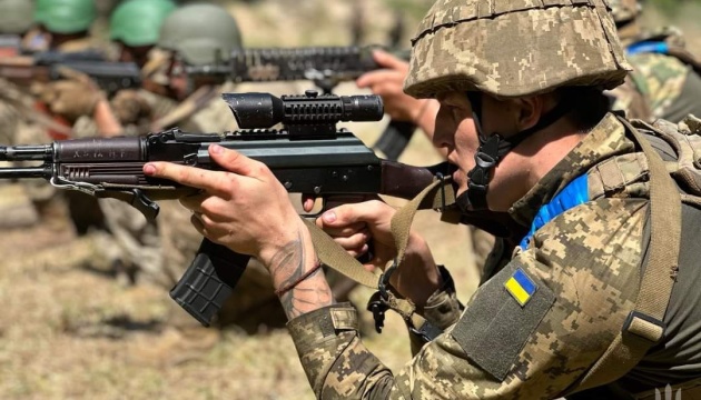 100.000 ukrainische Soldaten im Ausland ausgebildet