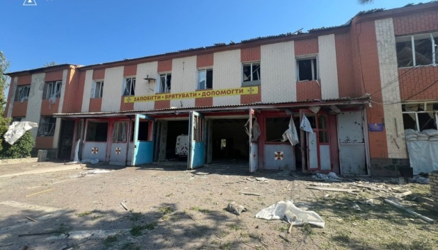 Russian shelling destroys fire station in Toretsk 
