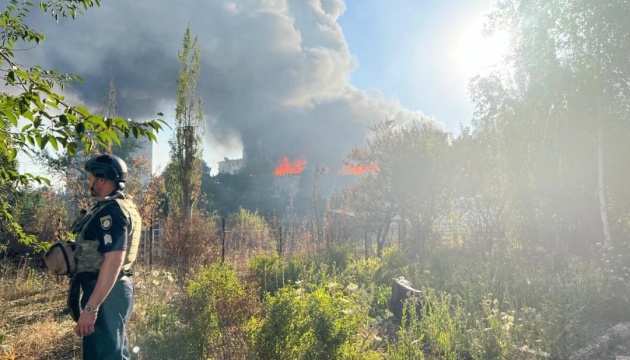 Guerre en Ukraine : Quatre morts et cinq blessés dans des bombardements russes sur la région de Donetsk 