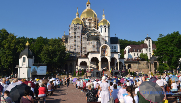 Зарваниця: десятки кілометрів пішки заради перемоги України