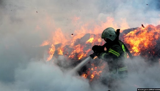 У Криму спалахнули масштабні пожежі в Коктебелі та Сімферопольському районі