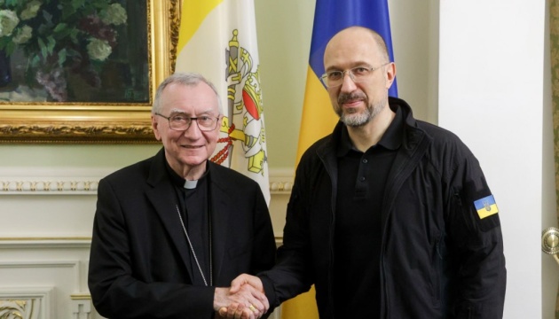 Shmygal trata con el Secretario de Estado del Vaticano una paz justa y el regreso de los prisioneros