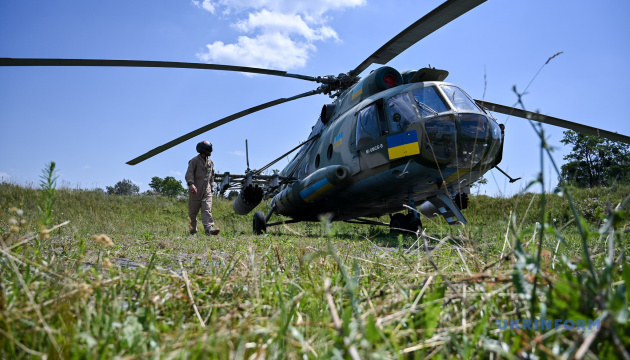 Роль гелікоптера Мі-8 у війні, політ на Азовсталь і складність роботи, – інтерв'ю з бортовим техніком