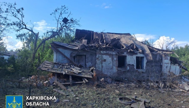 Russia conducts air strike on Velykyi Burluk in Kharkiv region, one wounded