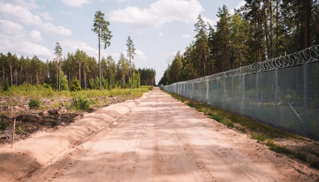 Латвія завершила будівництво паркану на кордоні із Білоруссю