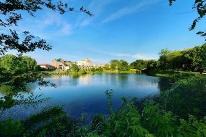 Summer-like warmth forecast for Ukraine on Sunday, with no precipitation