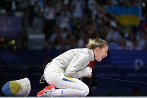 Ukraine’s star fencer Kharlan auctions off Olympic saber raising UAH 10M for Army