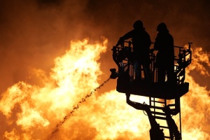 На півдні Іспанії на складі хімікатів спалахнула масштабна пожежа