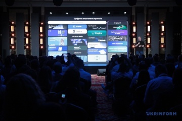Digitalisierung von Dokumenten: Verteidigungsministerium präsentiert App „Armija+“