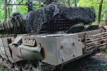 Paratroopers show off Russia's latest T-90M "Proryv" tank captured in Kursk region