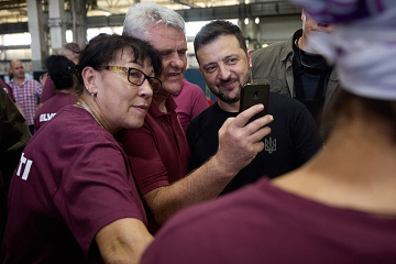 Zelensky visita la empresa Elvorti en Kropyvnytsky