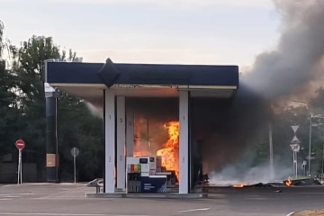 Russen attackieren mit Artillerie und Drohnen Nikopol, Tankstellen und Privathäuser beschädigt  