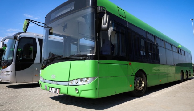 Czechia hands over 12 school buses to communities in Kyiv region