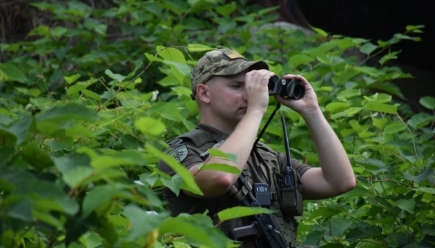 Поблизу кордону з Угорщиною затримано групу порушників і провідника - ДПСУ