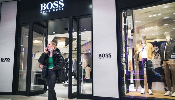 Hugo Boss остаточно продав свій бізнес у Росії