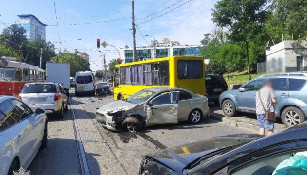 У Києві сталася ДТП з трамваями: шестеро постраждалих, троє з них - у лікарні