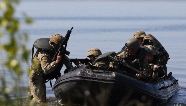 Ukrainian scouts destroy enemy equipment, fortifications on Tendra Spit