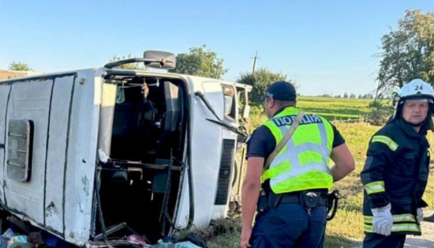 Adult, child killed in bus accident in Khmelnytskyi region