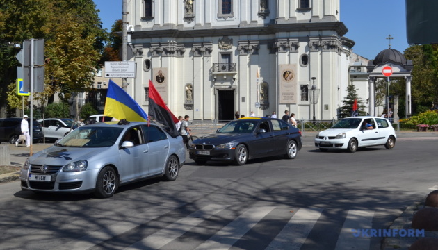 Автопробіг Free Azov відбувся в Тернополі