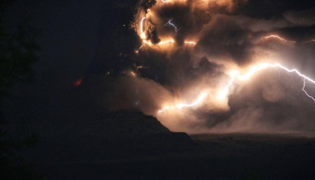 Volcano erupts in Kamchatka region following 7-magnitude quake