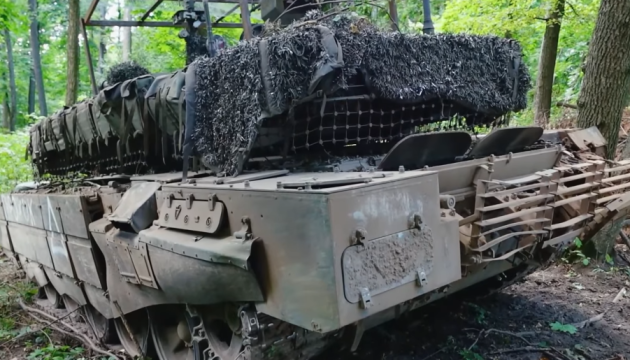 Paratroopers show off Russia's latest T-90M "Proryv" tank captured in Kursk  region