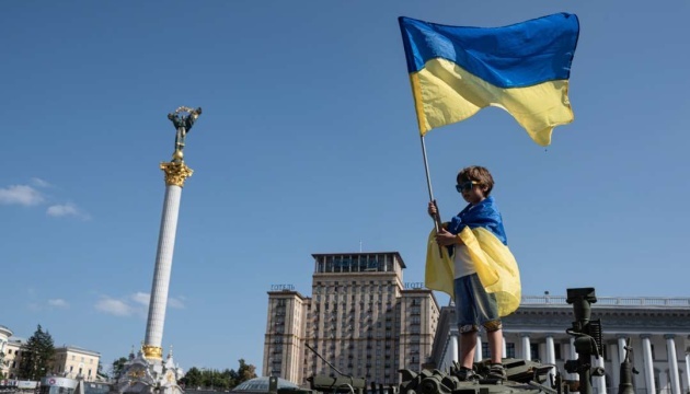 Ukraine celebrates its 33rd anniversary