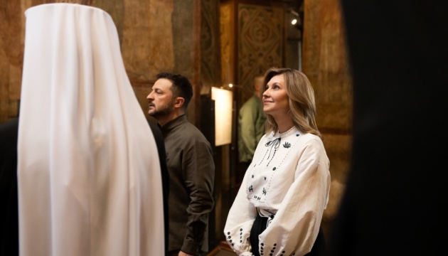 Zelensky and his wife take part in prayer for Ukraine at St. Sophia Cathedral