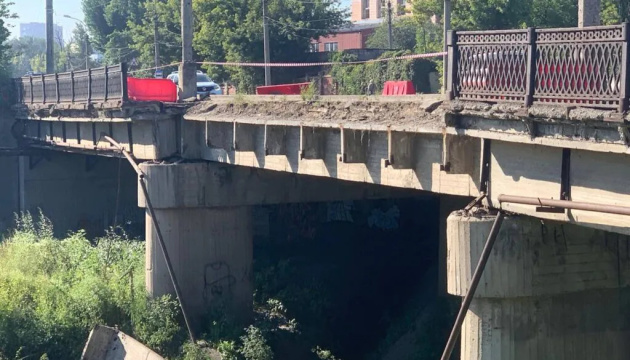 У тимчасово окупованому Луганську руйнується міст через р. Лугань, іще три - аварійні