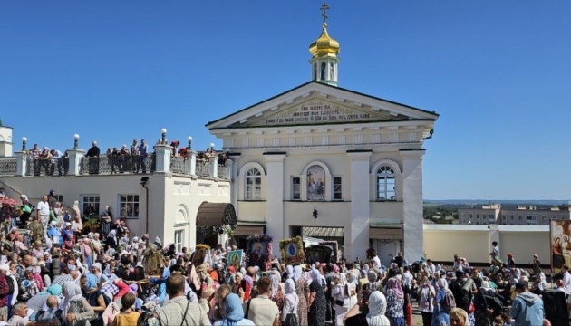 Попри заборону до Почаївської лаври прибули близько 30 тисяч паломників