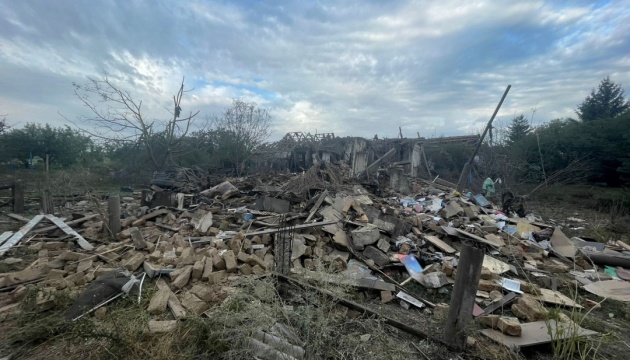 Ворог за добу понад 2000 разів обстріляв Донеччину, зруйновані 70 цивільних об’єктів