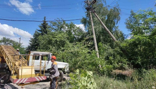 Енергетики за добу відновили світло у 65 населених пунктах Донеччини