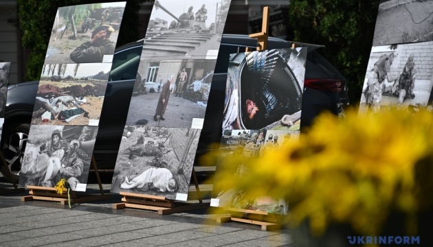 У Львові до десятої річниці Іловайської трагедії відкрили документальну фотовиставку