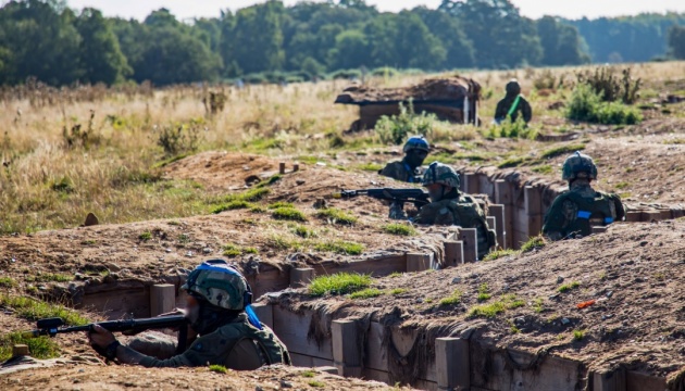 Генштаб показав, як українських бійців у Британії навчають штурмувати ворожі траншеї