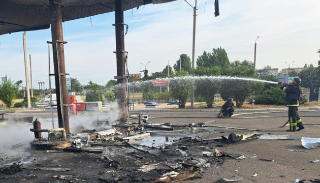 У Нікополі ліквідували пожежу на АЗС, яка виникла внаслідок атаки РФ