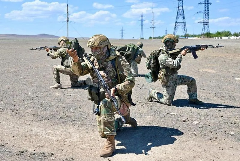 Інструктори ЗС Туреччини проводять заняття з бойової підготовки для спецпризначенців армії Казахстану. Серпень 2024 року. Джерело: Asker.kz