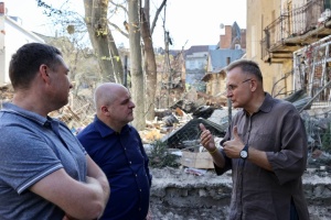 Poland’s envoy shown aftermath of Russian attack on Lviv