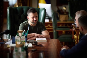 Zelensky meets with historian Snyder