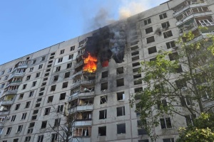 Zelensky shows consequences of Russia's strike on apartment block in Kharkiv