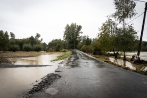 У Польщі зону стихійного лиха патрулюють «Байрактари», триває евакуація людей