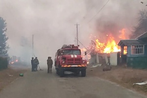 На Чернігівщині з палаючого від обстрілів села евакуювали шістьох жителів