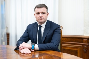 Марченко каже, що у бюджеті вистачить грошей для виплат військовим у цьому та наступному році