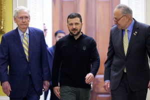 Zelensky arrives at Capitol Hill to meet with senators