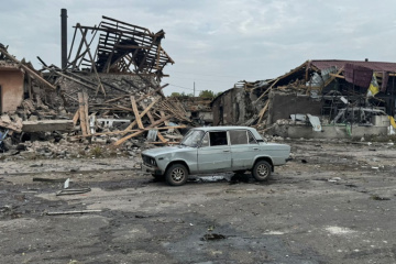 L’ennemi a largué trois bombes guidées sur le village de Yampil : deux morts et deux blessés