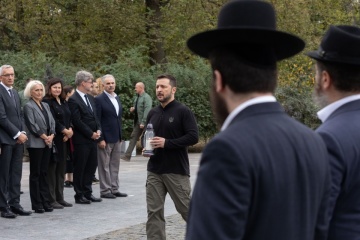 Präsident Selenskyj gedenkt Opfer von Babyn Jar