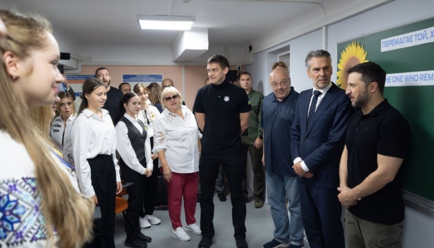 Zelensky and Dutch PM visit lyceum in Zaporizhzhia