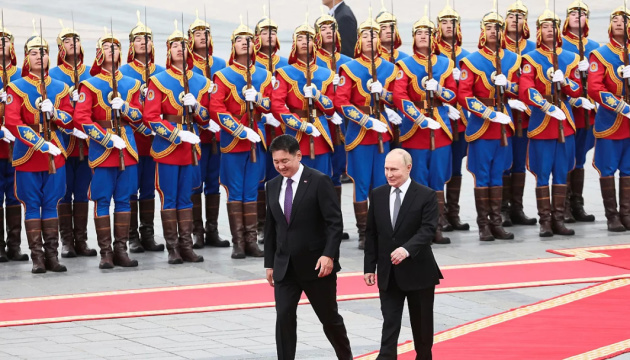 Putin meets with Mongolian president amid calls for Russian dictator's arrest