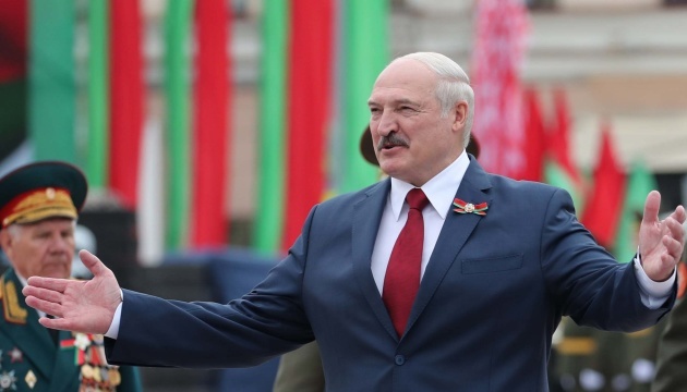 Lukashenko pardons 30 political prisoners 