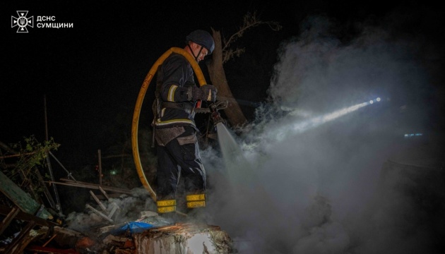 Росіяни вночі та зранку 16 разів обстріляли Сумщину