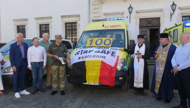 Принц із Бельгії Мішель де Ліньє привіз на Тернопільщину допомогу для ЗСУ