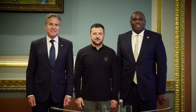 Long-range weapons and strategy for restoration of peace: Zelensky meets with Blinken and Lammy